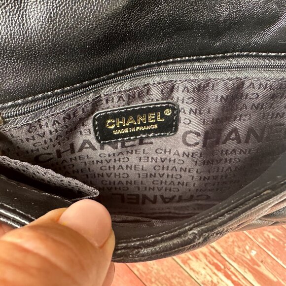 Double C Flap Over Cross Body Black Leather Purse Gold Chain & Magnetic Closure - Picture 7 of 7